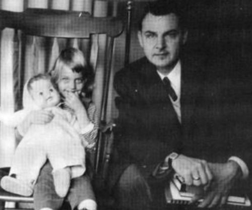 Ellen DeGeneres (Childhood) with her father Elliott Everett DeGeneres